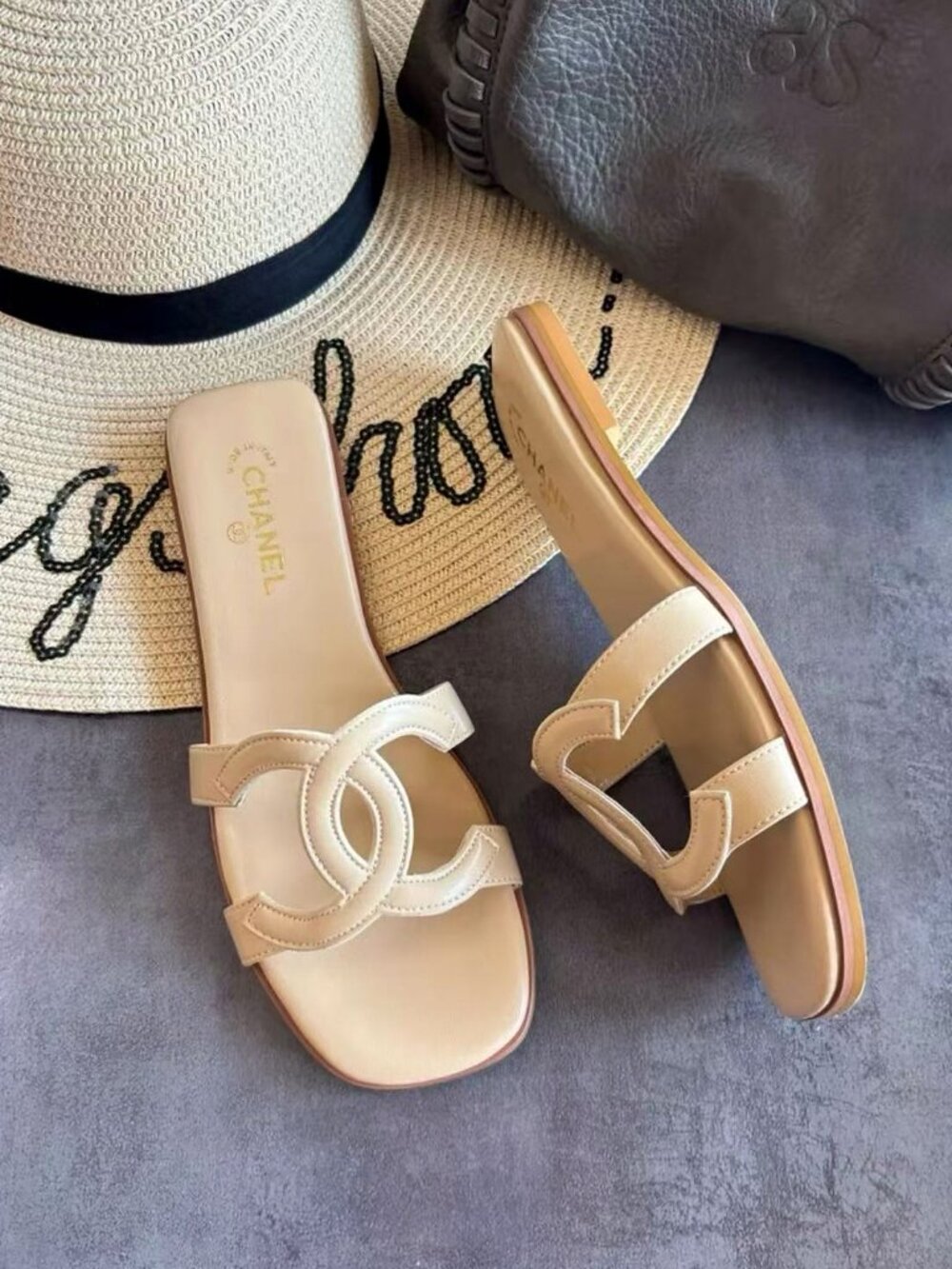CHANEL Minimal Beige Leather Interlocking Strap Flat Slides - Picture 4 of 8